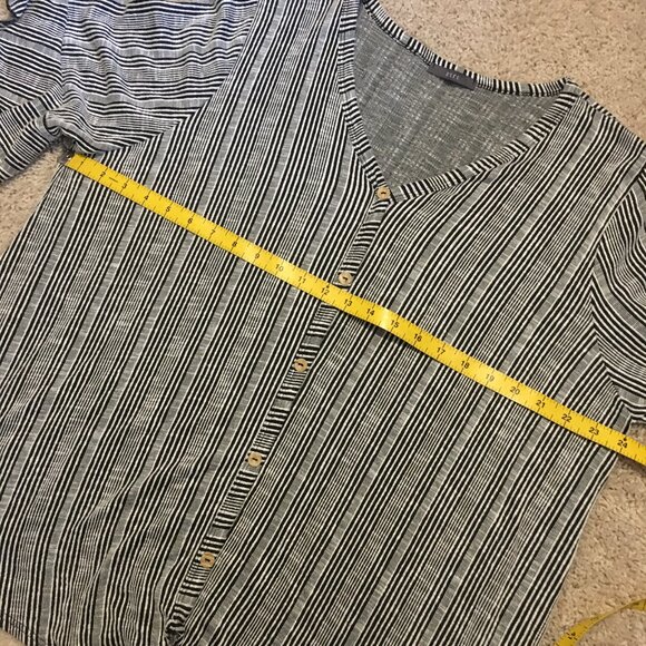 B&W Pinstripe Boho Flutter Sleeve Tie Hem Button Up Tee - Picture 11 of 15